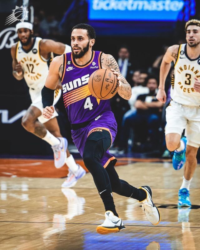 广州队鏖战灰熊,保罗状态火热 广州队鏖战灰熊,保罗状态火热