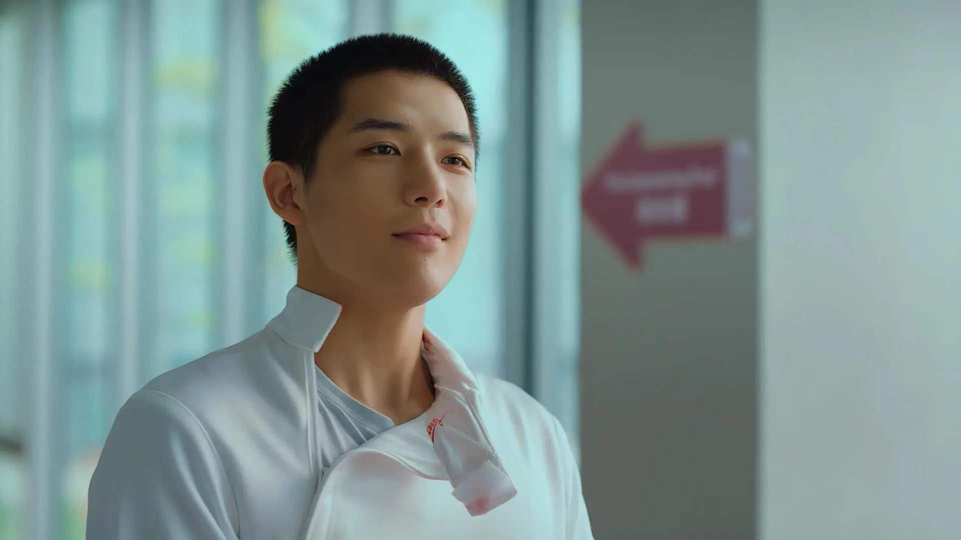 双星映夜，当英超争冠尘埃落定，文班亚马在彼岸写下未来序章